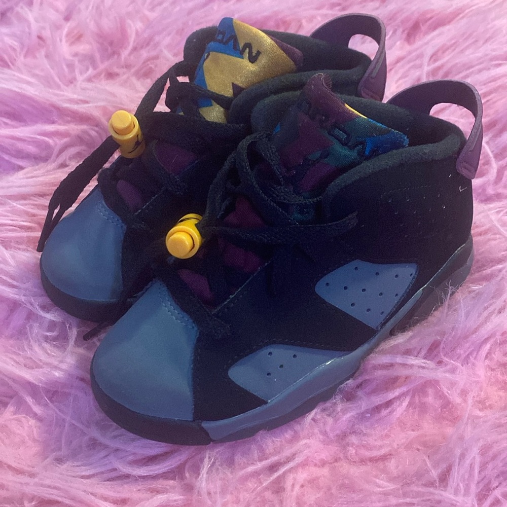 Kids Jordan's size 9